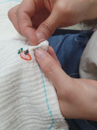 패브릭공예-거즈양면 손수건 만들기 게시글의 4 번째 이미지